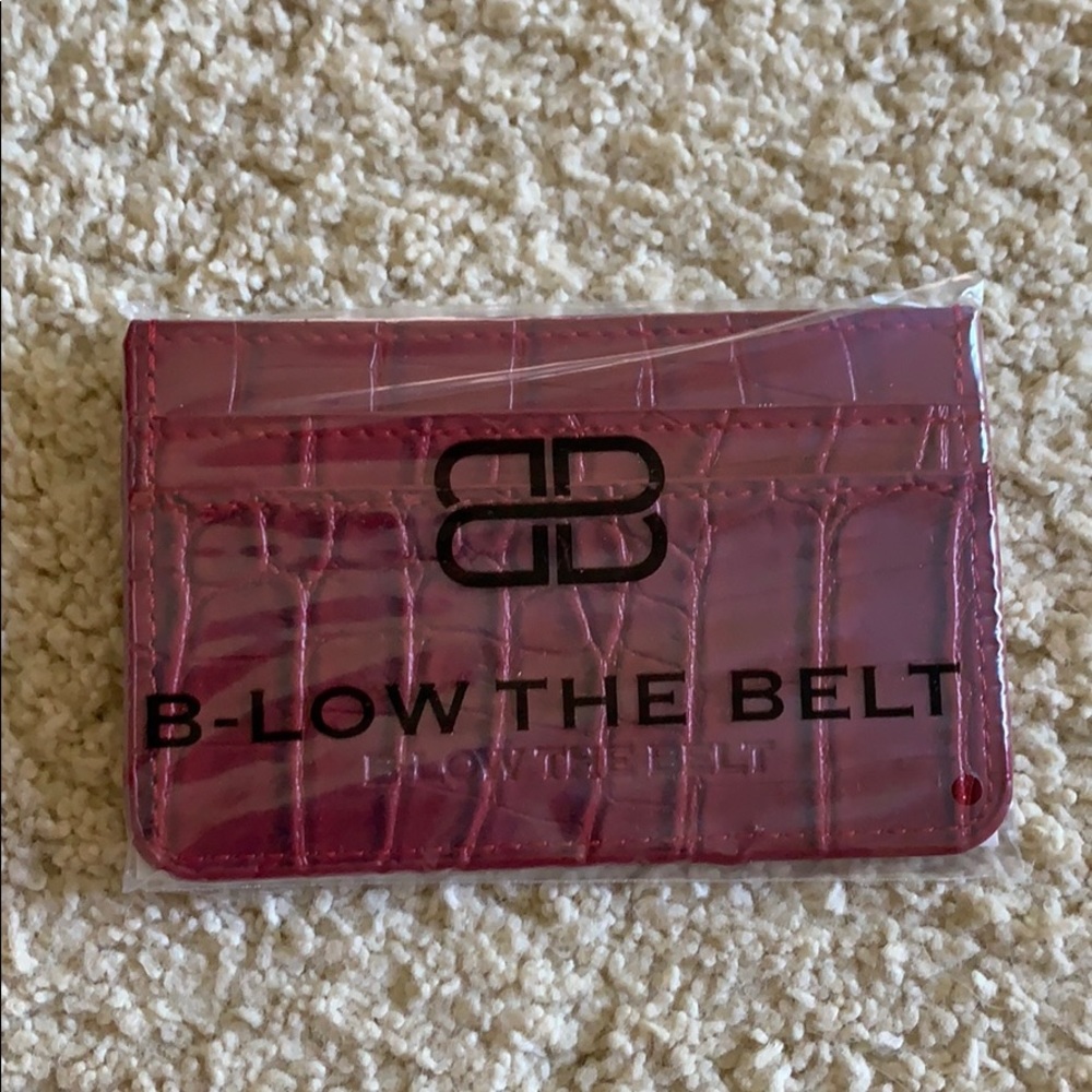 B-low the belt card case